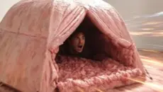 男人惊恐的发现房间外面的时间竟比房间内快二十万倍
