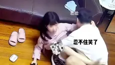 哥们，你想吃我奶，你往哪摸呢？男：就给我一次吧，盘点监控下的离谱瞬间，要不是监控拍到，我根本不信！ (1361)