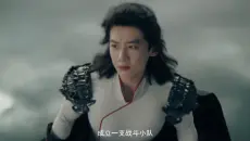电影《特立独行》定档7月3日，并曝光定档预告。邢文雄（《这个杀手不太冷静》）执导、编剧，主演：白敬亭、魏翔、张国强、赵海燕等