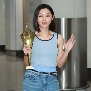 卫诗雅否认百花奖孤独下台：并不孤单，当时心里特别开心
