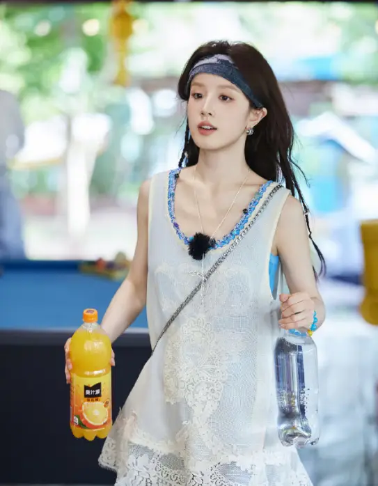 湖南卫视回应张雅琪《中餐厅》争议：录制过程认真付出积极履职