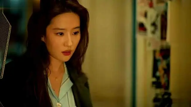 刘亦菲金鹰奖无缘女主？美籍身份不符条件，斯琴高娃陈冲也曾被卡