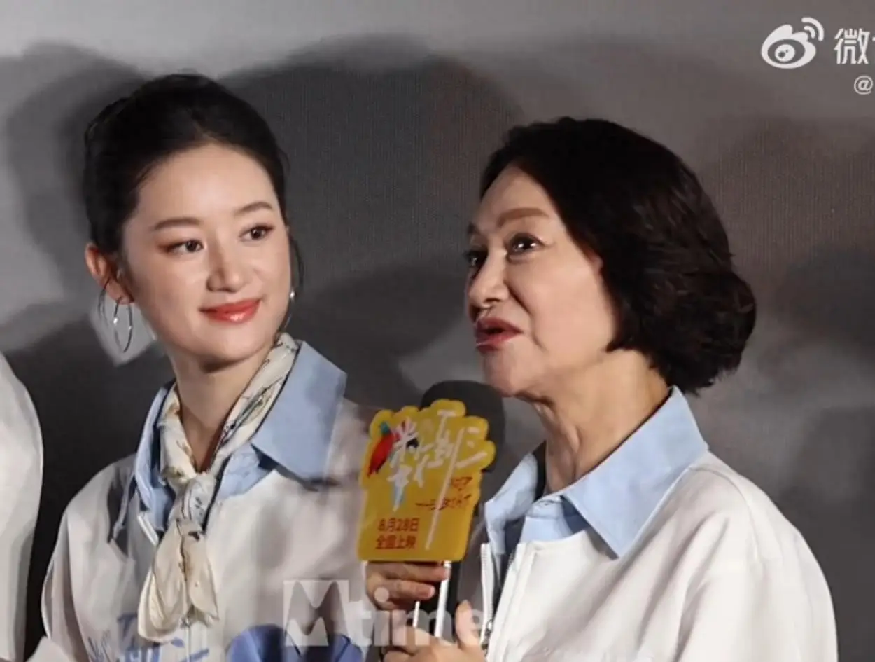 惠英红郭晓婷同框，惠英红回应两人长得像，称“第一次看到她我自己都惊讶，怎么会那么像我年轻时候那个样子”